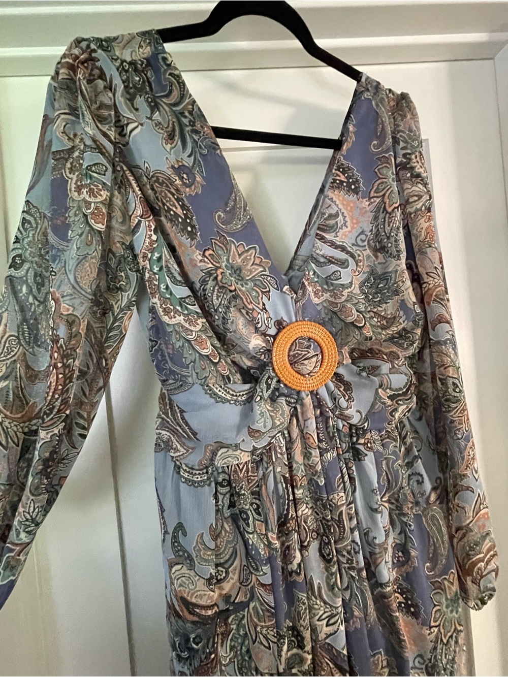Jessica Simpson Blue Paisley V-Neck Long Sleeve Dress with Rattan Buckle